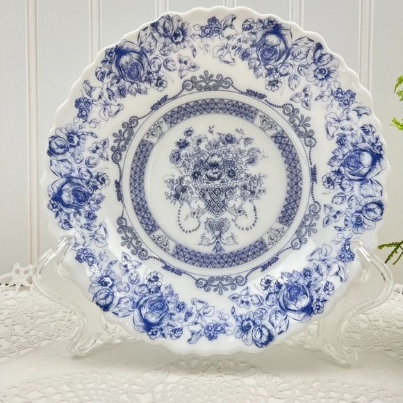 Arcopal Other - Honorine by Arcopal France 4 Soup Salad Bowls Blue & White Scalloped Edge